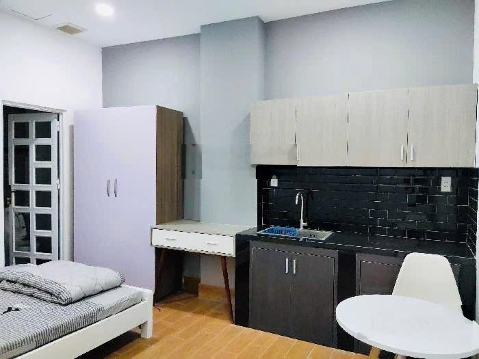 Căn hộ dịch vụ 10 phòng doanh thu hơn 60 tr/tháng ngay TT quận 4, hẻm 1 sẹc 3.5 mét