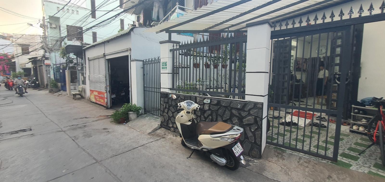 Hàng hiếm tại Hoàng Văn Thụ, 42,9 triệu / m2, 186,27 m2, bán nhà riêng 5PN, 4WC, 1T