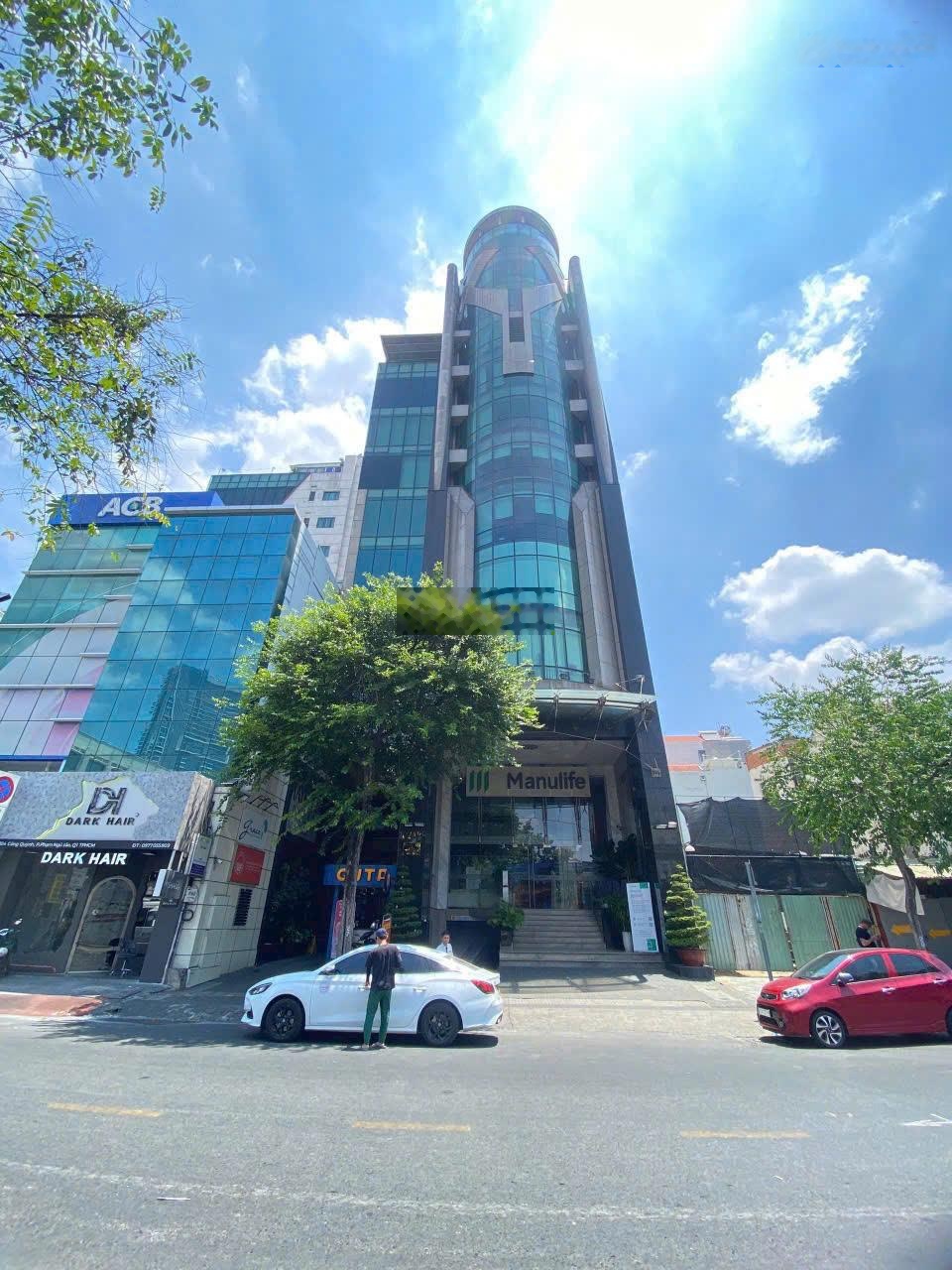 Bán tòa building mặt tiền Cao Thắng - DT: 22x42m - hầm + 11 tầng - HĐT: 1 tỷ/tháng - giá: 350 tỷ