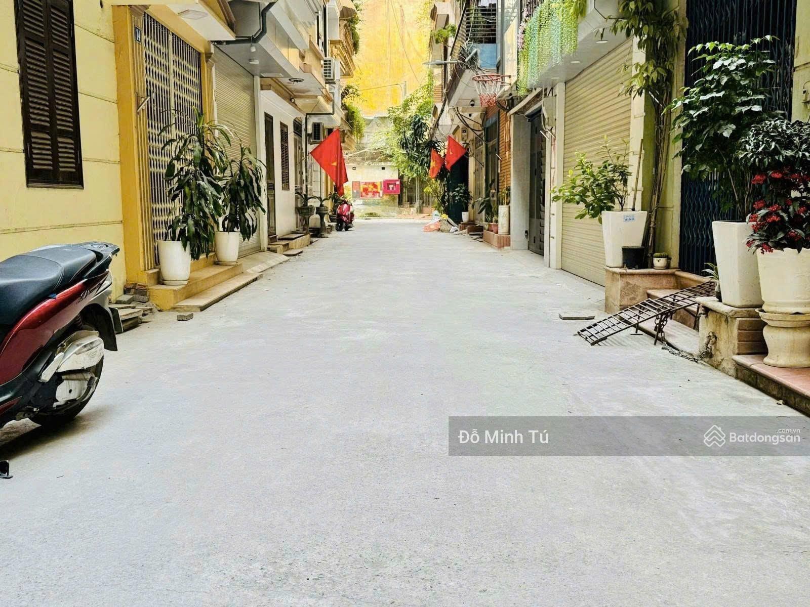 Nhà C4 Mặt Ngõ Phố Vạn Bảo 77m2, MT 5.6m, ngõ rộng 5m, ô tô tải vào nhà, 50m ra phố, 2 thoáng 20 tỷ