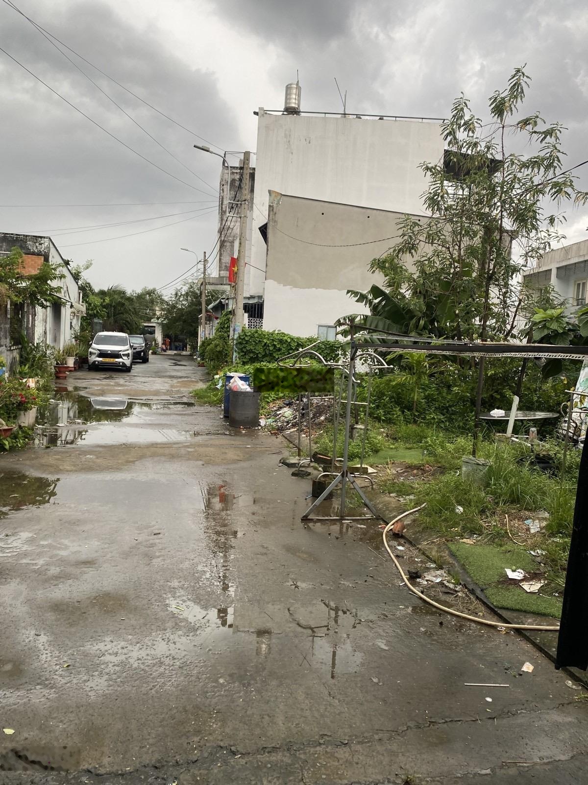 Thửa đất ngang 5*18m chủ cần bán gấp khu UBND Long Trường