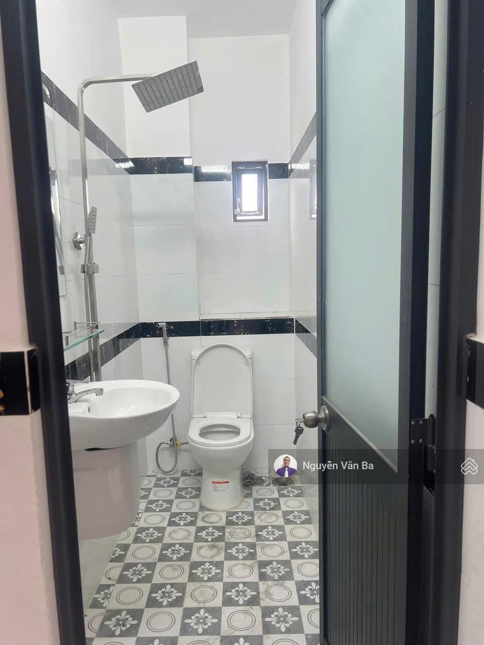 Bán nhà mới Long Hậu 3 tầng 4,1*12m, 2,6 tỷ, hẻm xe hơi,gần Lê Văn Lương shr, không ngập nước