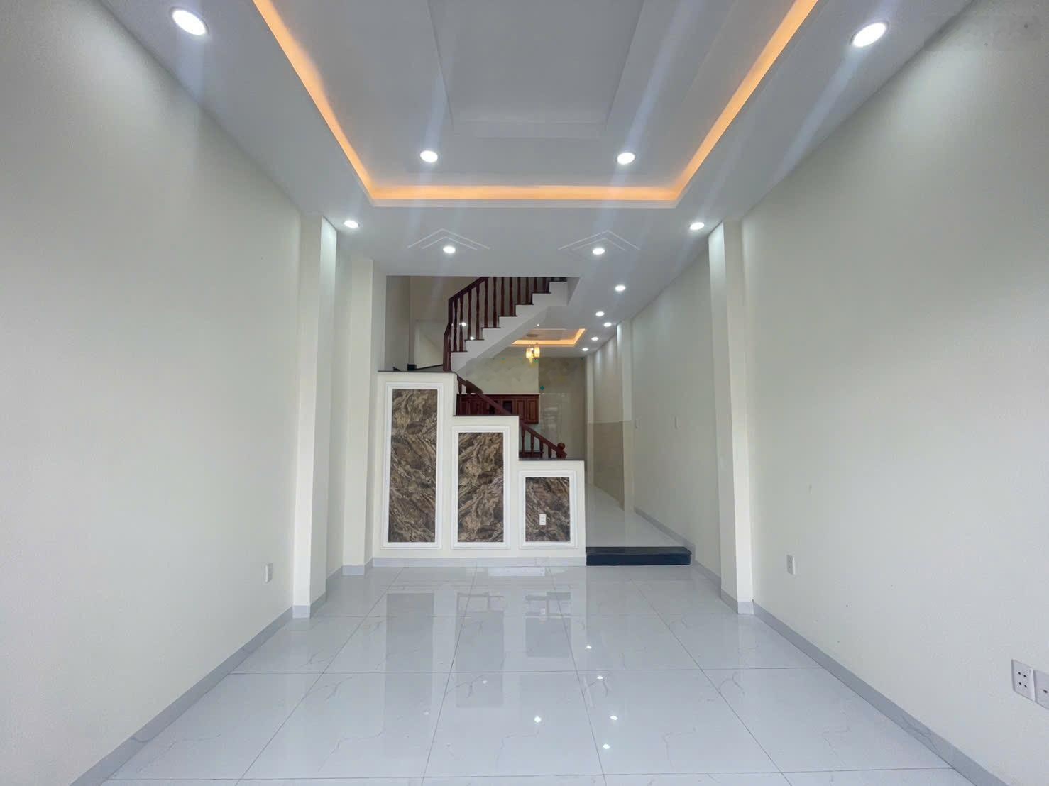 Bán nhà 4 lầu mới xây hẻm 520 Quốc Lộ 13, Hiệp Bình Phước, Thủ Đức gần Vạn Phúc City, giá 8.2 tỷ