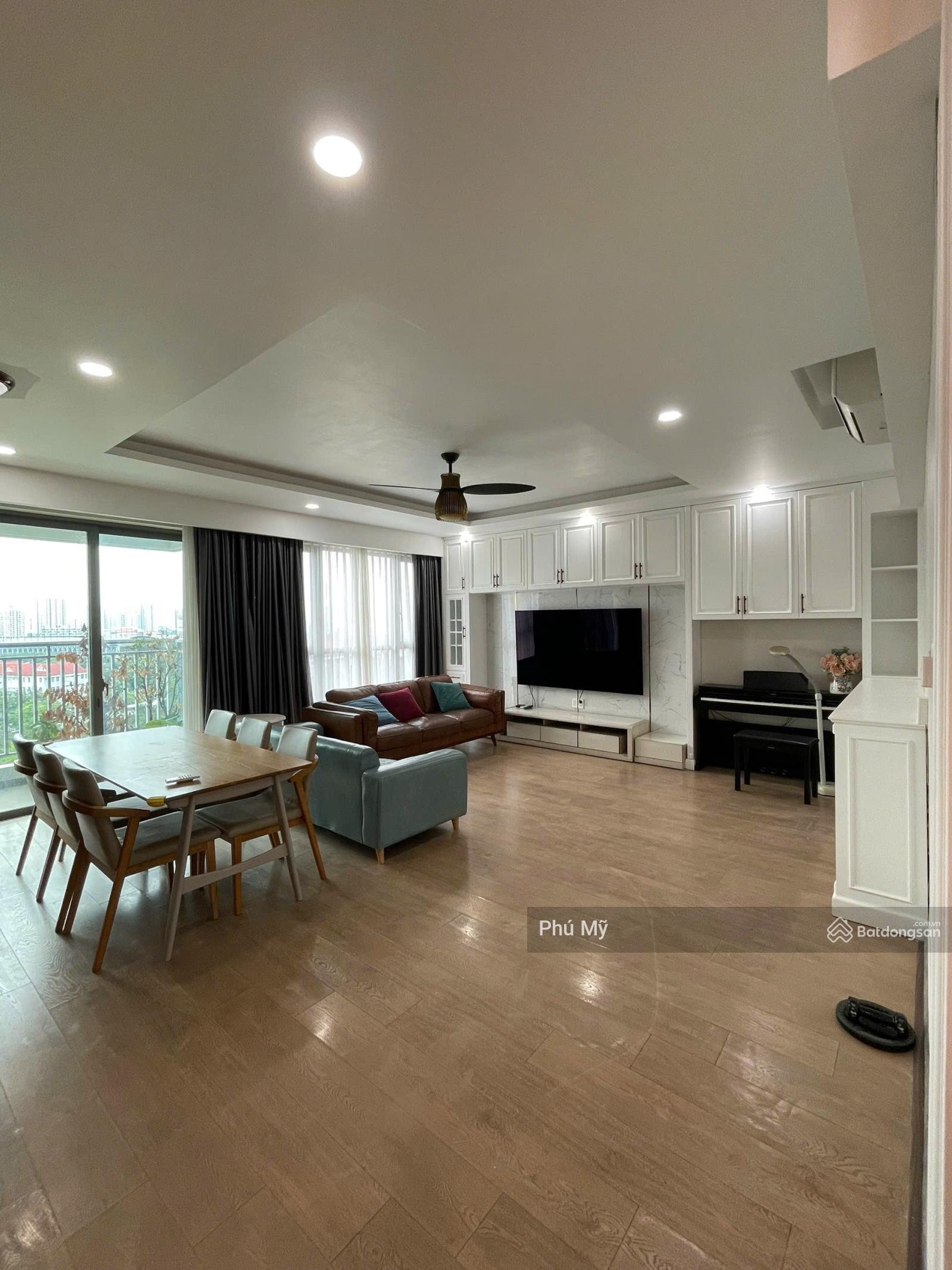 Cho thuê CH Riviera Point, Quận 7. 146m2 3PN 3WC Full NT. Giá 35 tr/th.