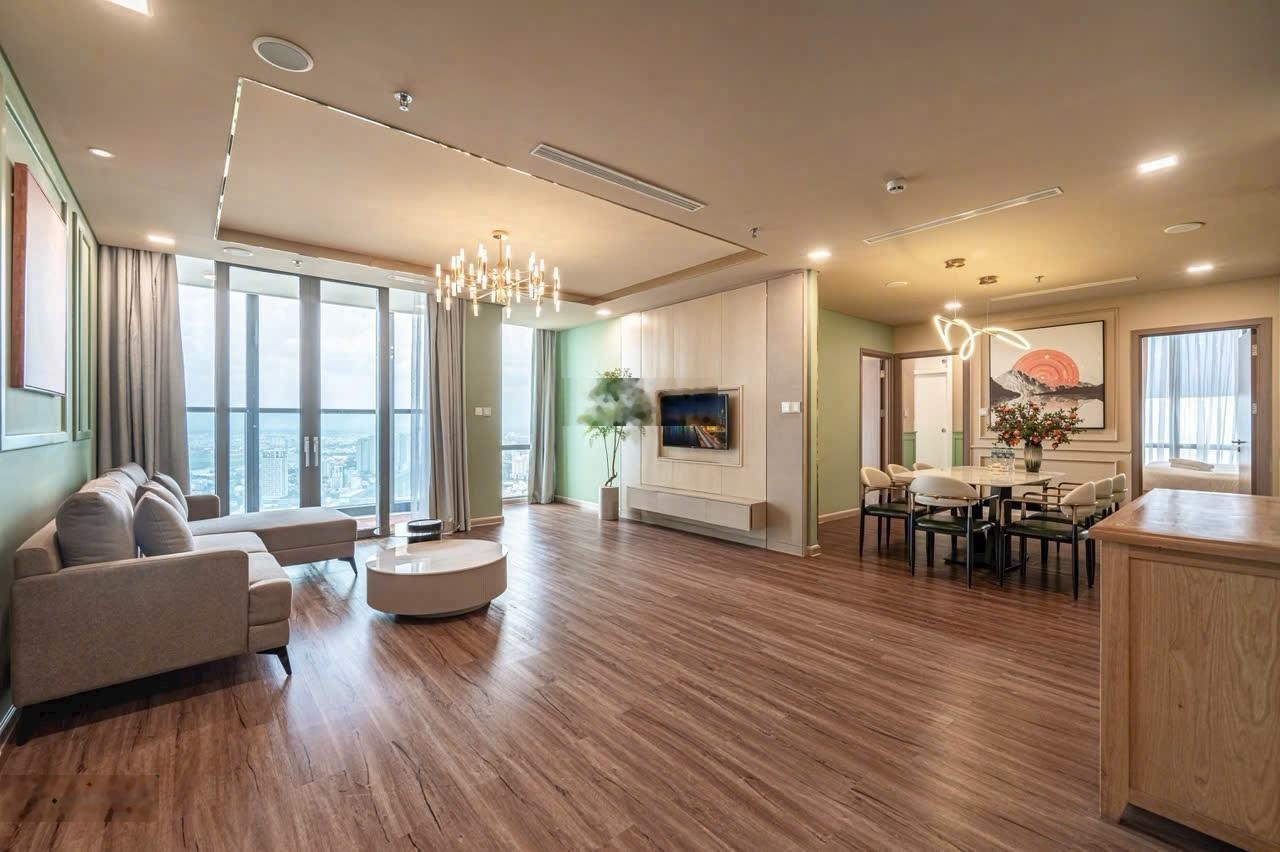 Cho thuê căn hộ Vinhomes Golden River Ba Son 126.4m2 3PN view trực diện sông & Bitexco