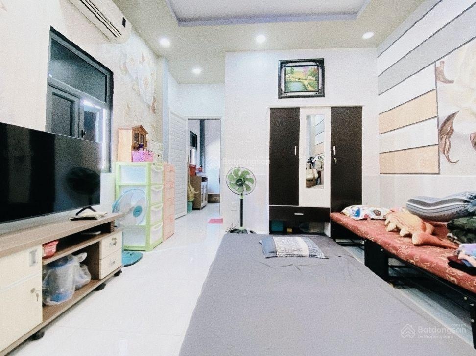 Hiếm! 5 tầng BTCT sát MT Hoàng Hoa Thám - hẻm xe hơi - xây kiên cố nhà ngay trường học