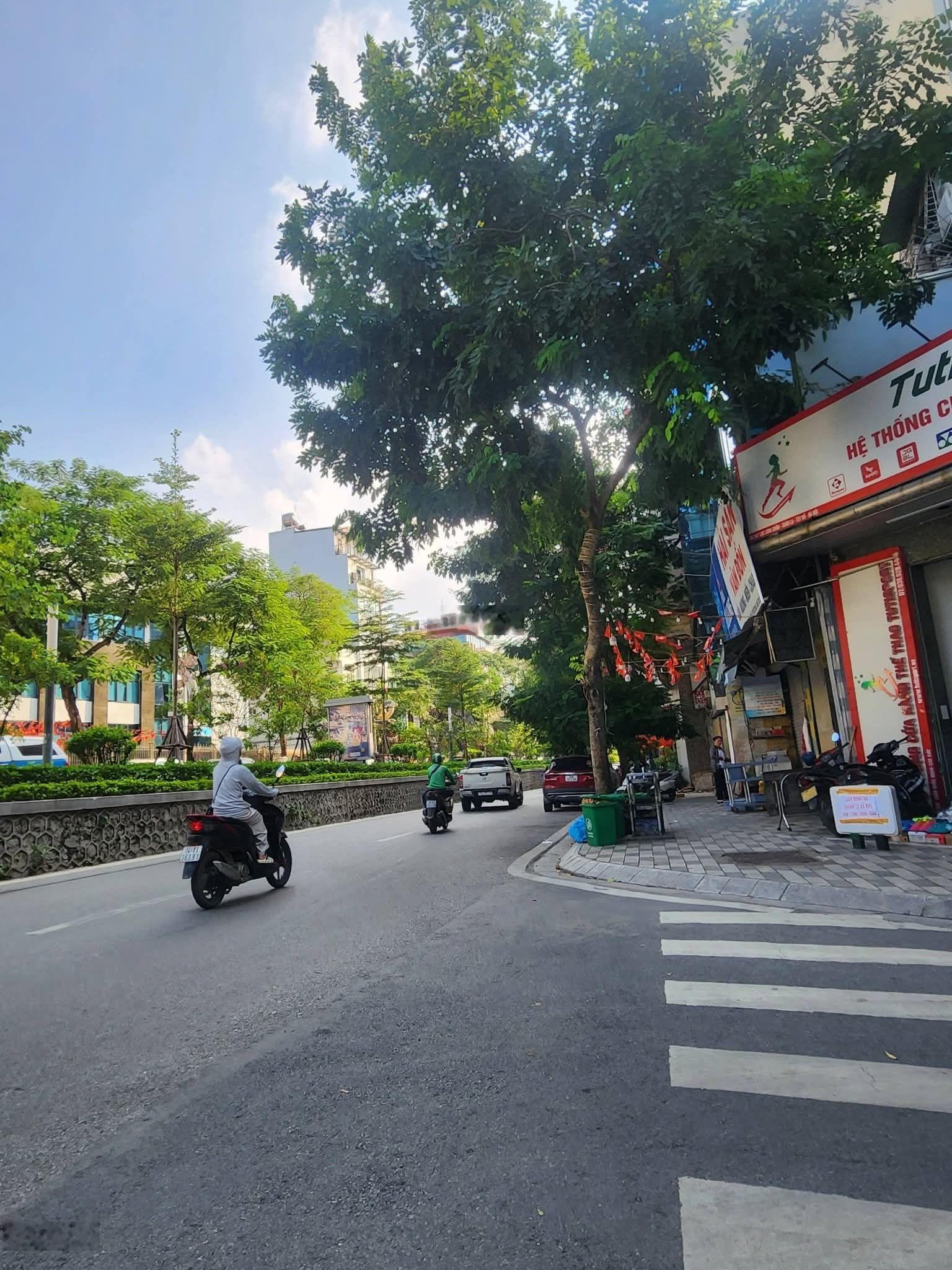 Tây hồ phân lô mặt ngõ 647 lạc long quân lô góc ô tô tránh vỉa hè 95m2* 2t* 5,1m mặt tiền.