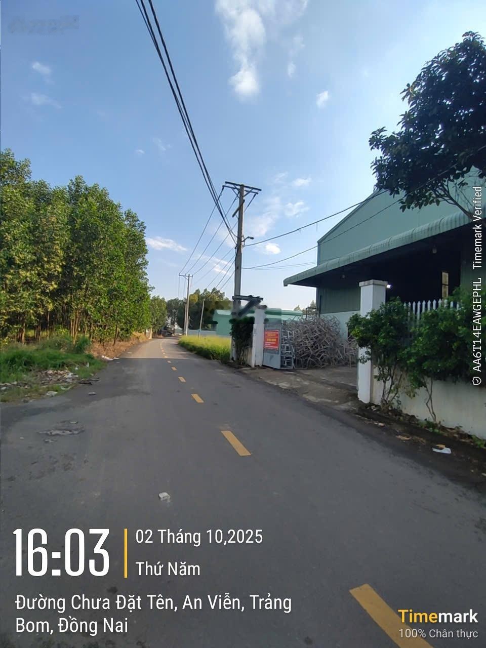 Cần bán 1 lô mặt tiền đường trục chính kinh doanh mua bán được, sát KCN Giang Điền