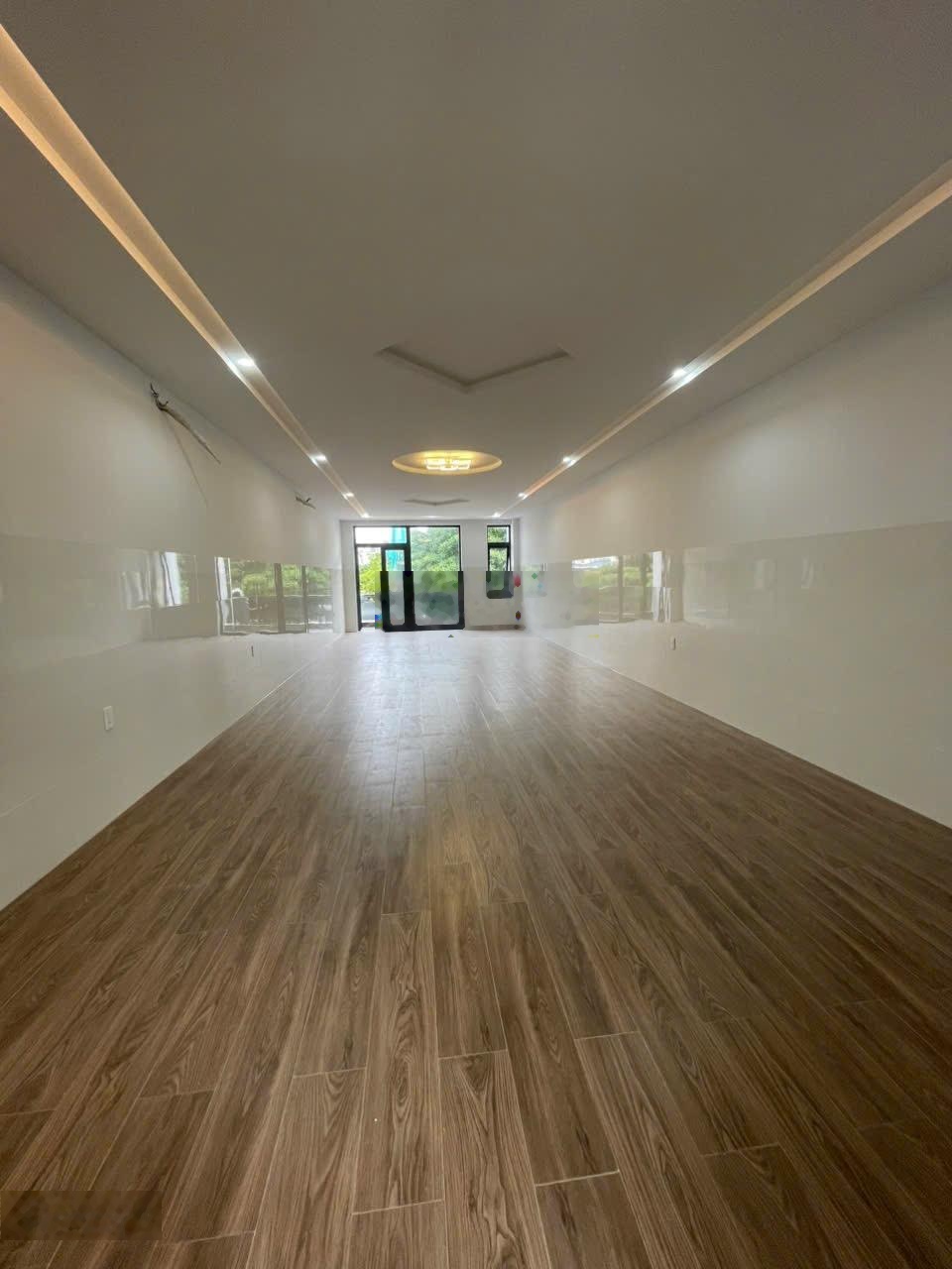 Cho thuê nhà mặt tiền hoàng hoa thám sát bên hiệp thành iii