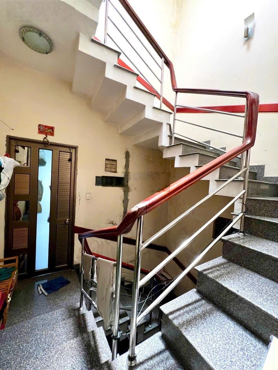 Hot! mặt tiền đường khu họ lê nhà đẹp 60m 5tầng 8tỷ9 tl