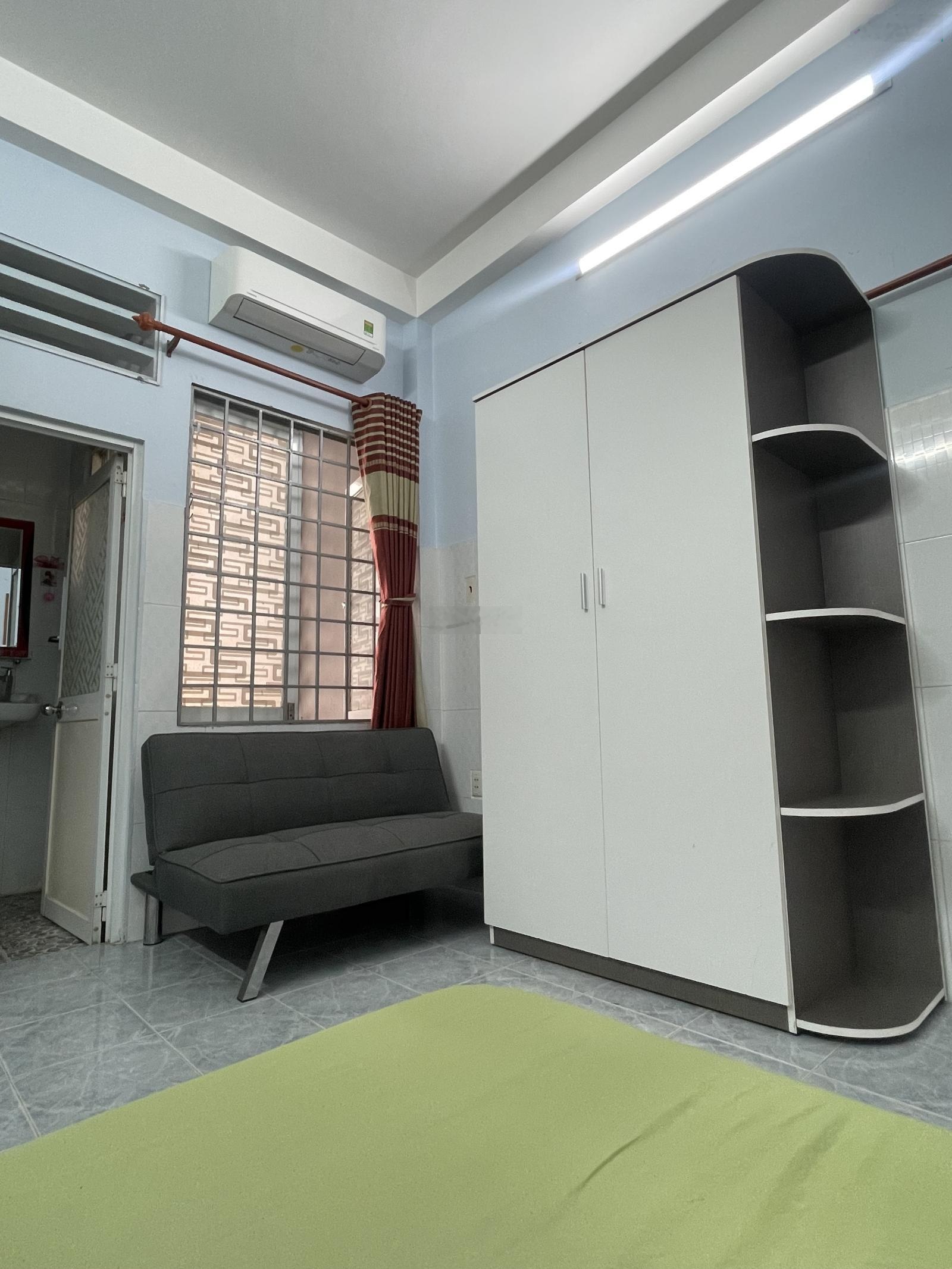 Cho thuê phòng tại Phan Đình Phùng, Phú Nhuận, ban công, máy giặt riêng, ban công, gần cầu Kiệu