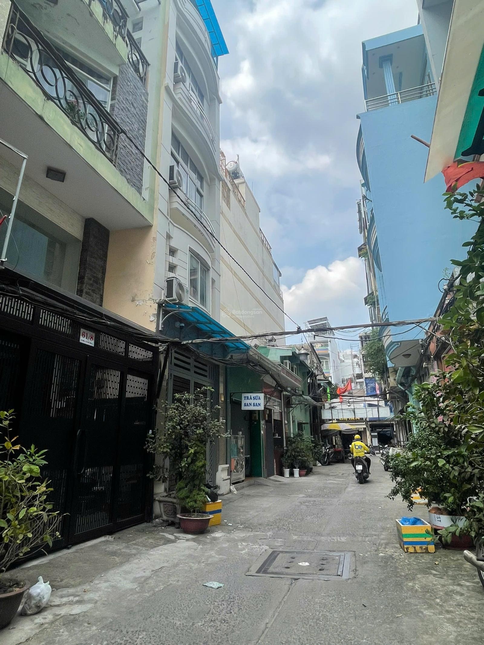 Nhà HXH Cô Giang, Quận 1. DT: 4x18m, nhà trệt 2 lầu ST giá 16.8 tỷ TL