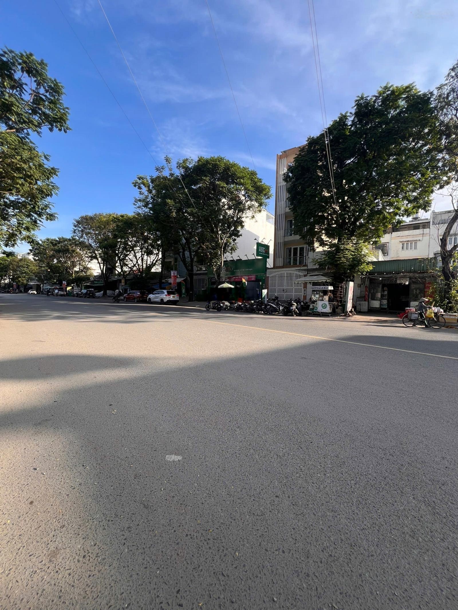 Cần cho thuê nhà đường Đặng Thuỳ Trâm Phường 13 Quận Bình Thạnh