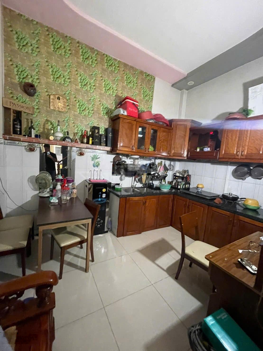 Bán nhà đường số 6, BÌNH TÂN, BHHB, 4x10, 2 lầu hẻm buôn bán thông 6m, giá 4tỷ250 Tl