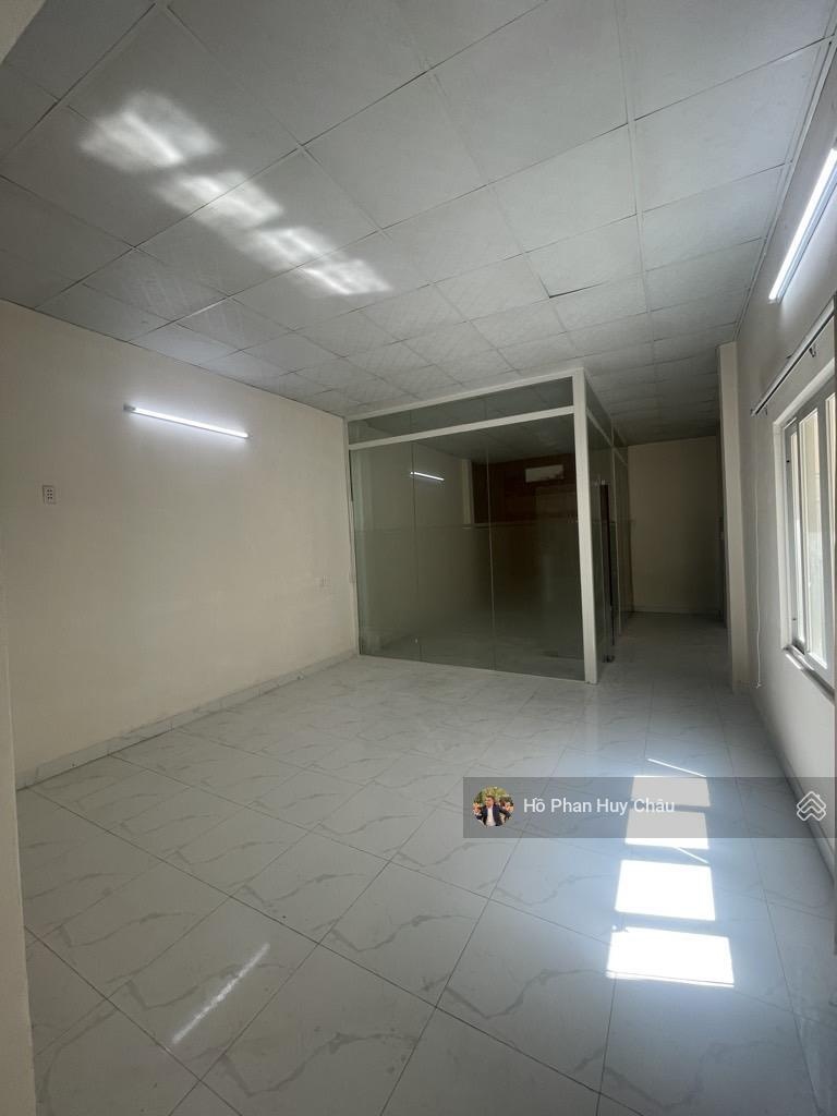 Bán nhà C4 - siêu to - hẻm 8m - cách MT 20m - 6.5x21m