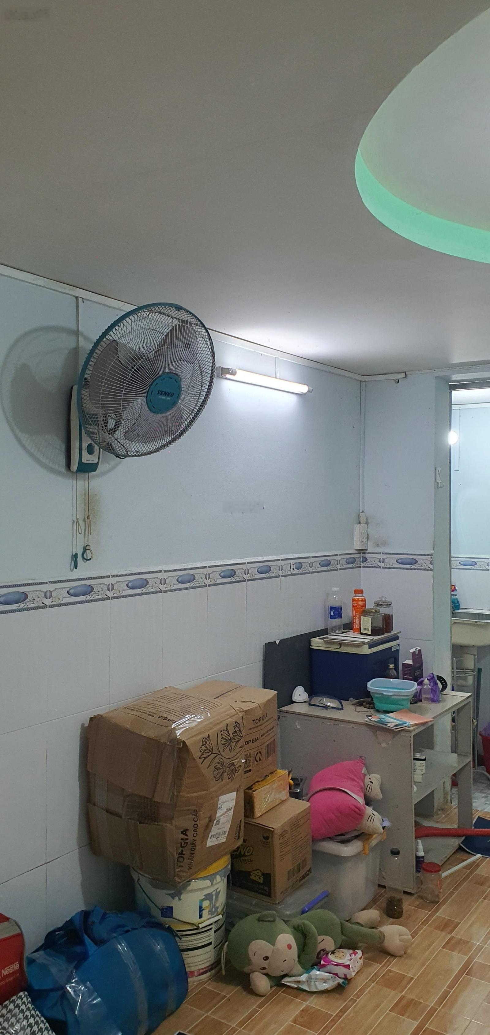 Còn 1p máy lạnh 2tr5th sạch đẹp thoáng mát có camera an ninh