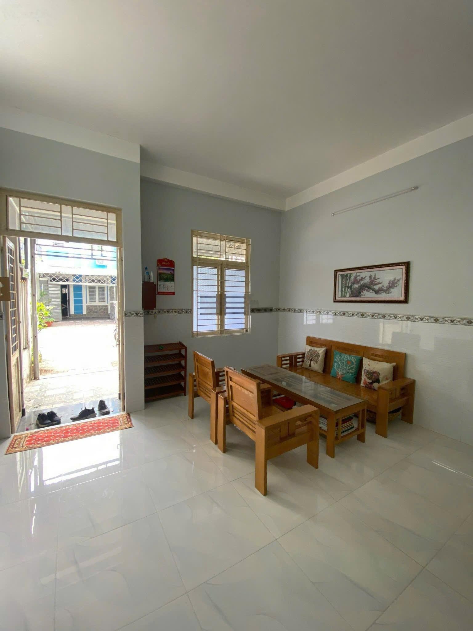 Cho thuê nhà trệt lầu full nội thất đường số 6 kdc hoàng quân