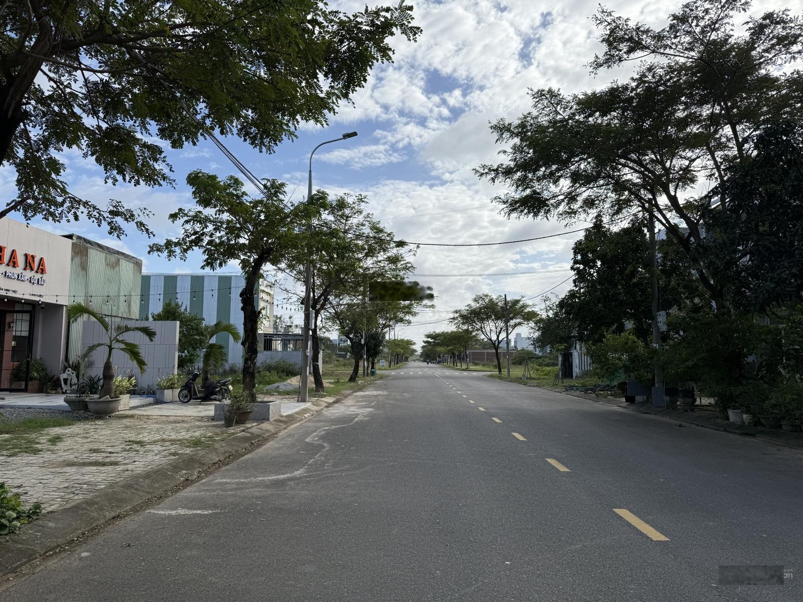 Bán đất 2 mặt tiền đường 10m5 khu dân cư Bá Tùng 3, Hoà Quý