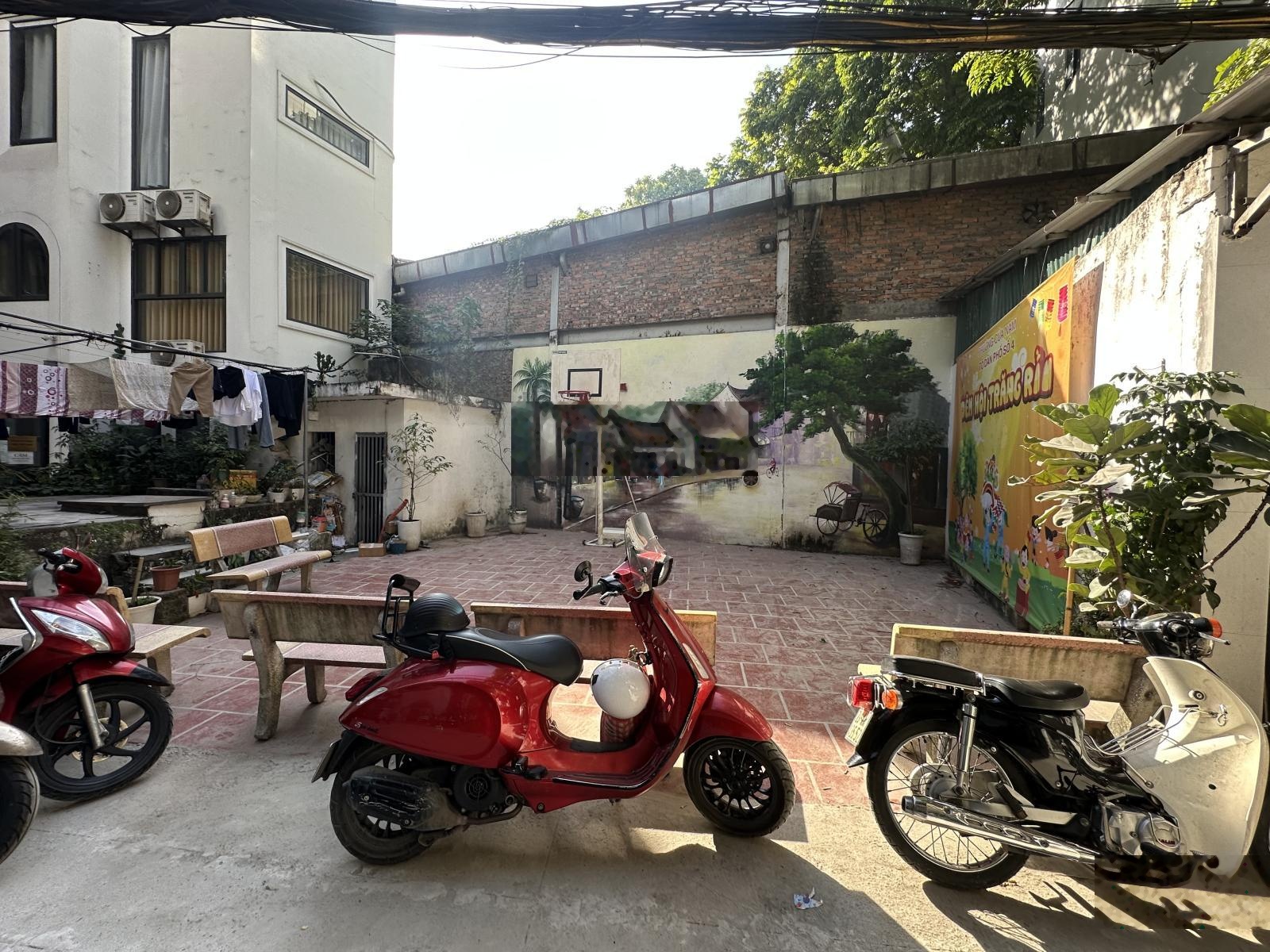 Tầng 2 phố Lê Thánh Tông - 2 căn đập thông - ban công 7m - nhà nguyên bản - vị trí siêU VIP