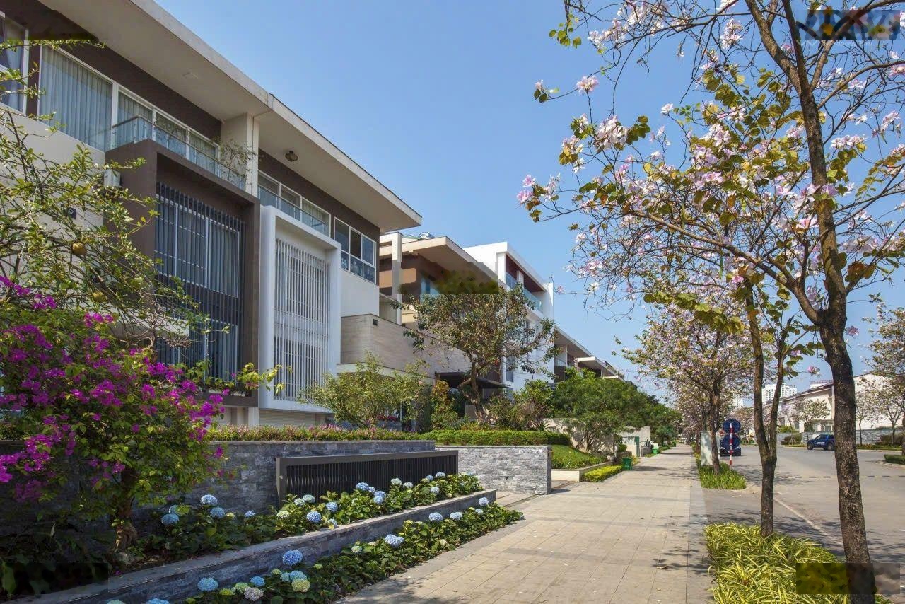 Biệt thự Vườn Đào trung tâm Tây Hồ, hàng xóm nhà Thủ tướng, trước mặt công viên xanh. Sát Lotte