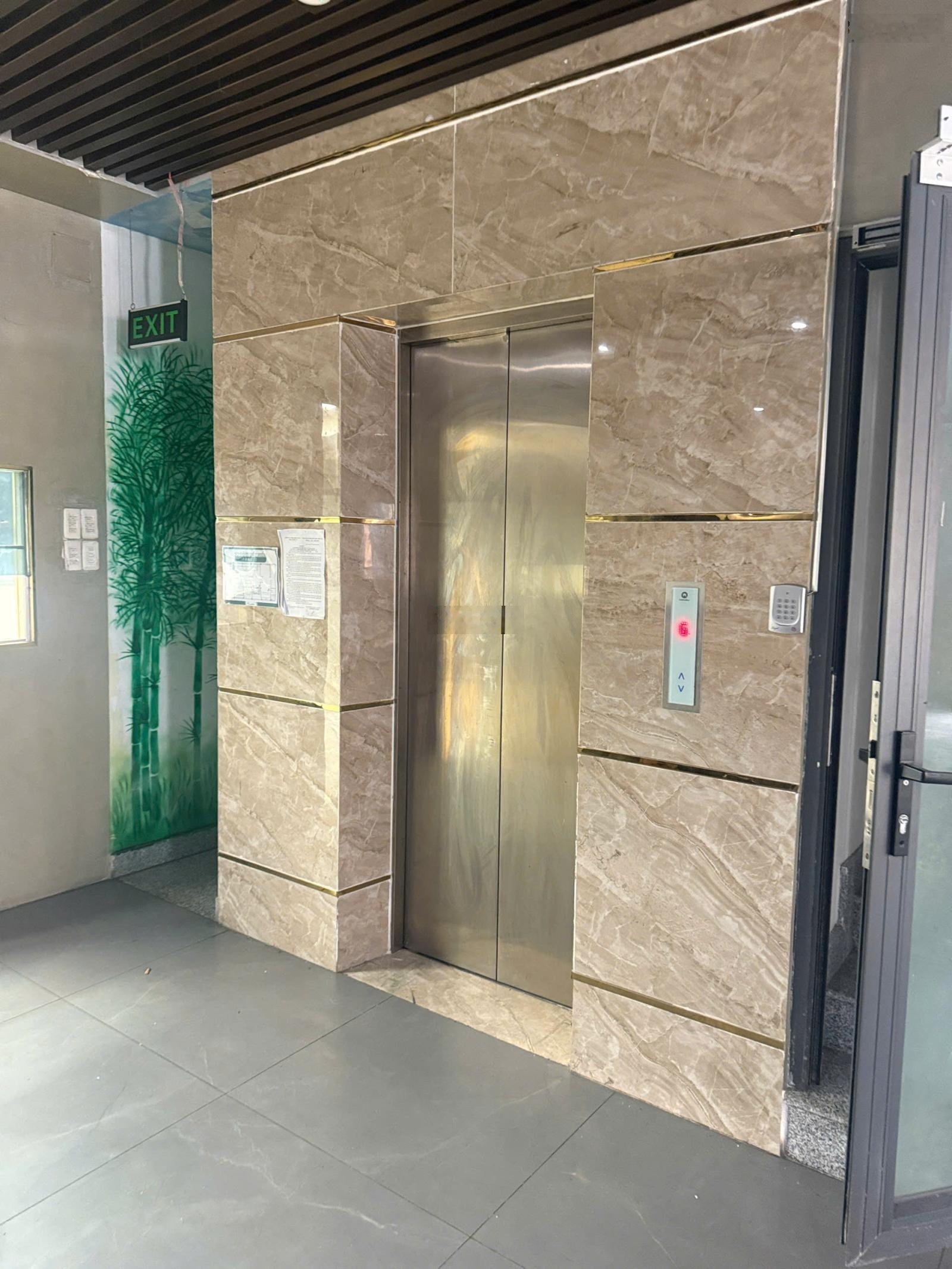 Tòa nhà 1 hầm+7 tầng-HXT Sư Vạn Hạnh P.12 Q.10 giá 68 tỷ 10x20m ngay Vạn Hạnh Mall0941732277