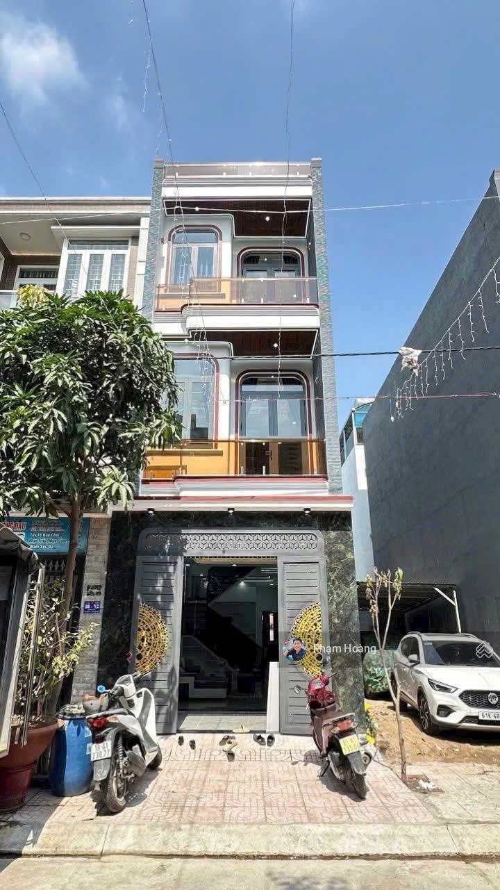 Nhà 2 lầu 1 trệt, KDC N2, Tân Đông Hiệp HCM - diện tích 4x15m (60m2) cách siêu thị Go 10 phút