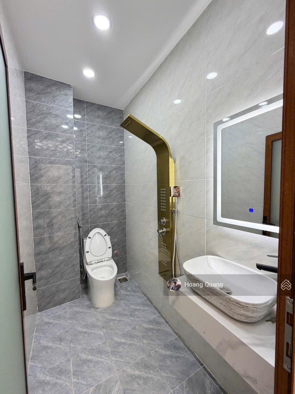 Nhà đẹp đẳng cấp Nguyễn Ảnh Thủ, đường 10m có vỉa hè, gara 2 ô tô, 4PN full nội thất