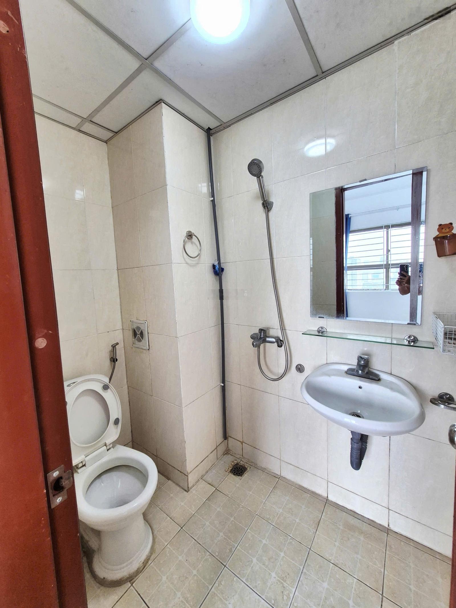 Chuyển nơi ở cần bán lại căn hộ 68m 2 ngủ tòa CT6A KĐT Xa La, có sổ lâu dài, nội thất đầy đủ