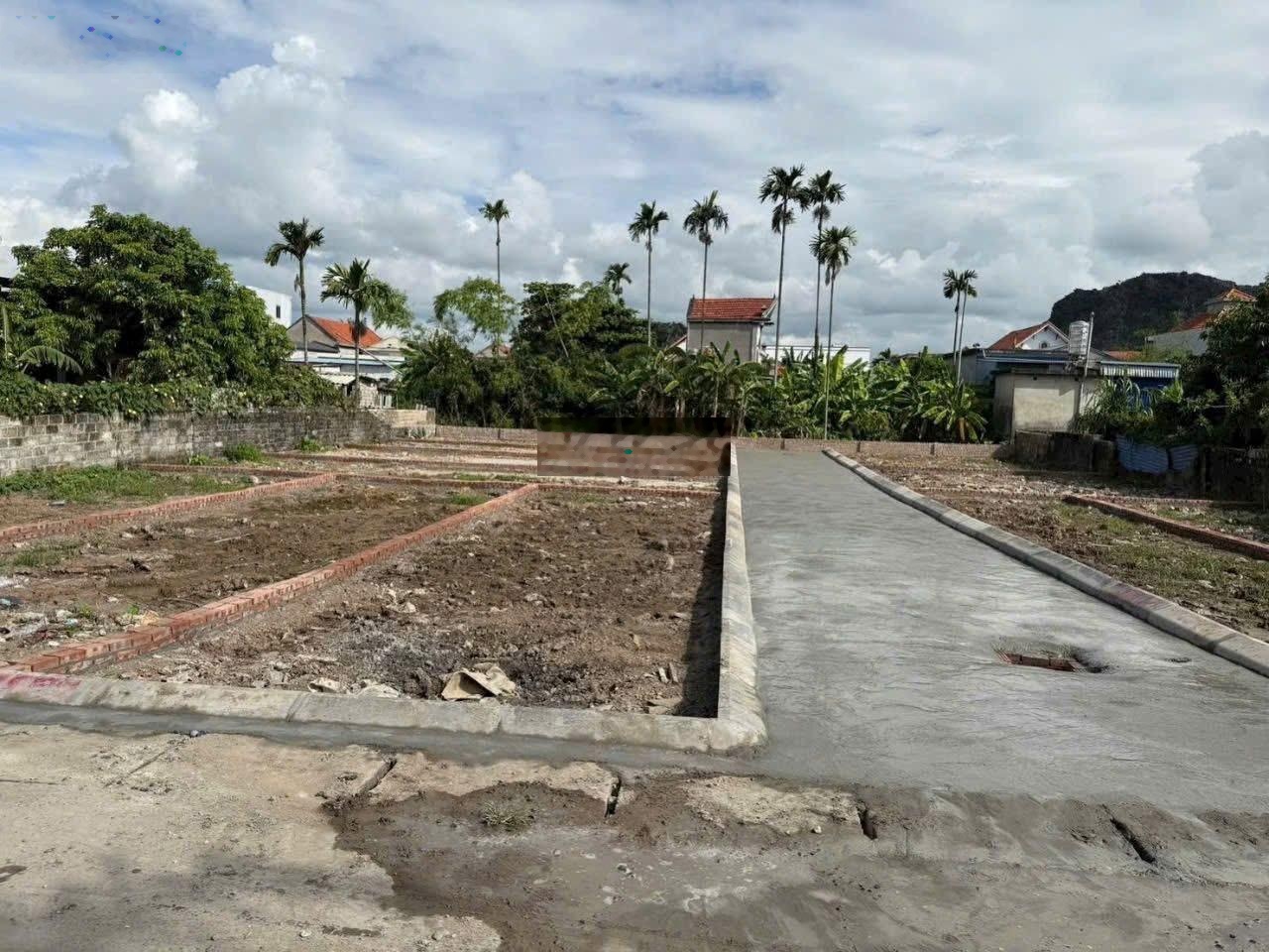 1 lô Cao Nhân phường Lê Ích Mộc đường 6m ô tô tránh nhau,