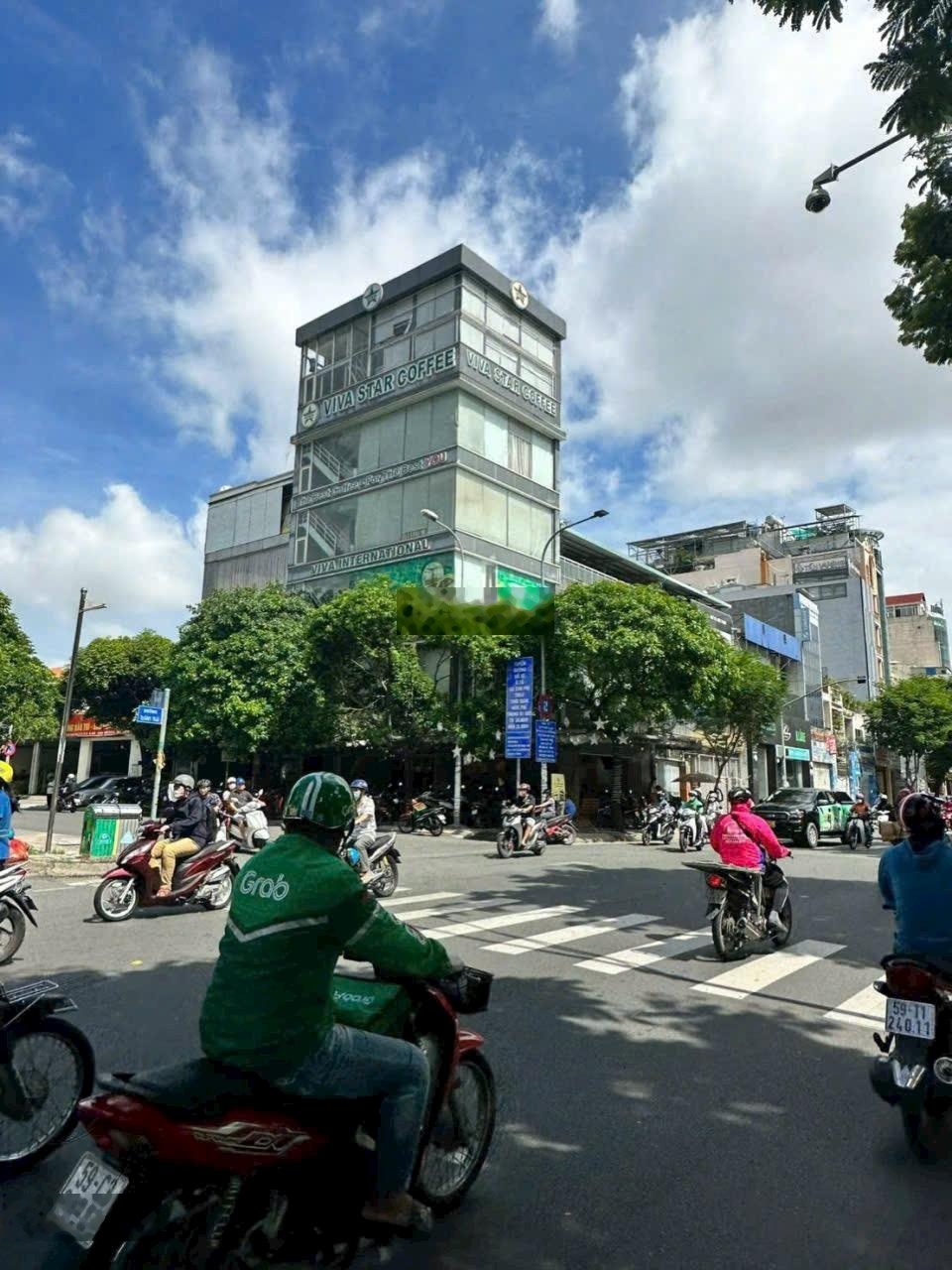 Bán nhà siêu vị trí đường Thành Thái Q10. 6.5x18m, 117m2. HĐT 150/th, Hầm 7 tầng TM