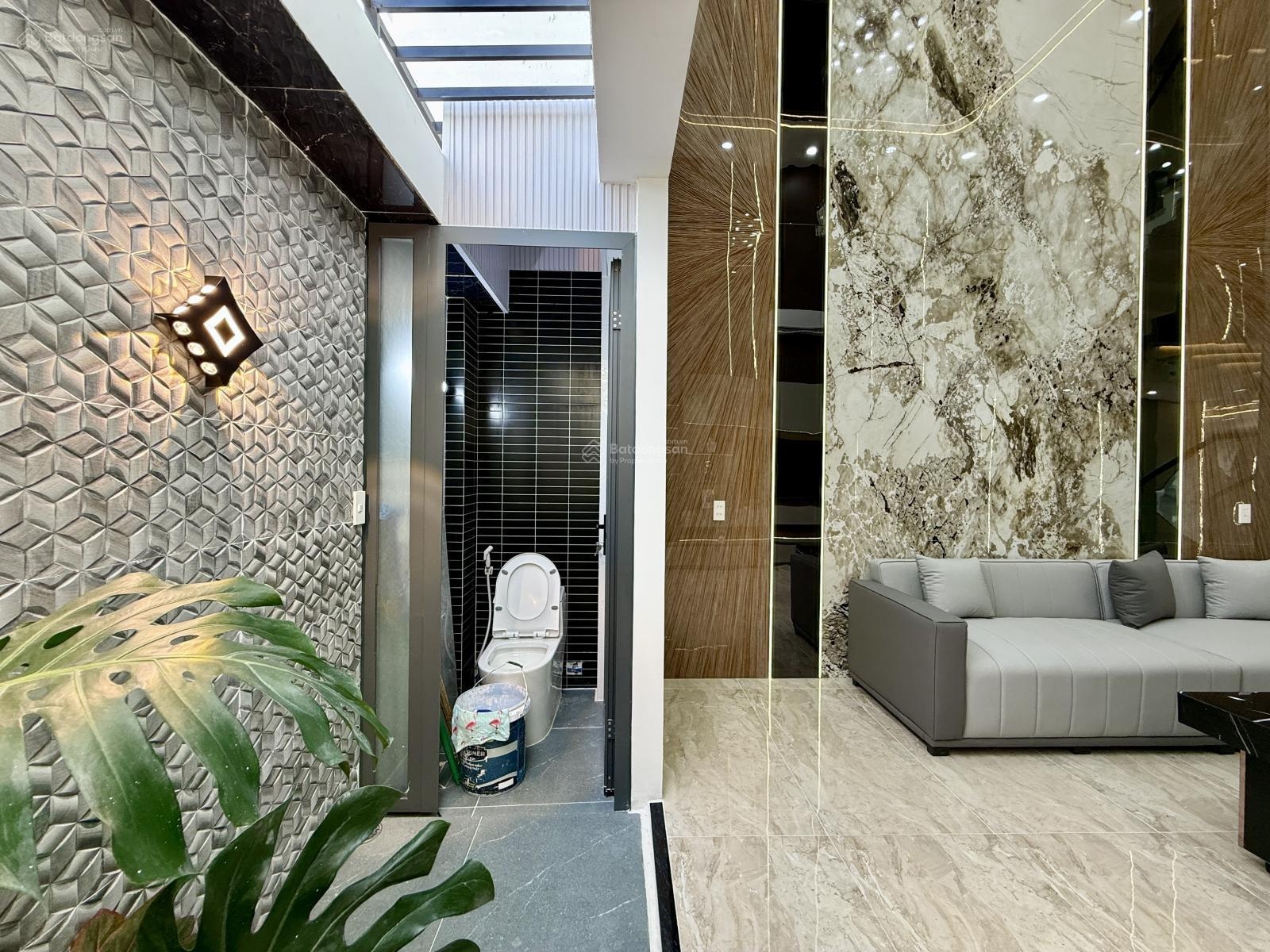 Nhà mới Thạnh Xuân 25, DT: 4mx14m Lửng 3Lầu, 4PN, 6VS, P. Thờ, P. Xông hơi, Gara xe hơi hướng bắc