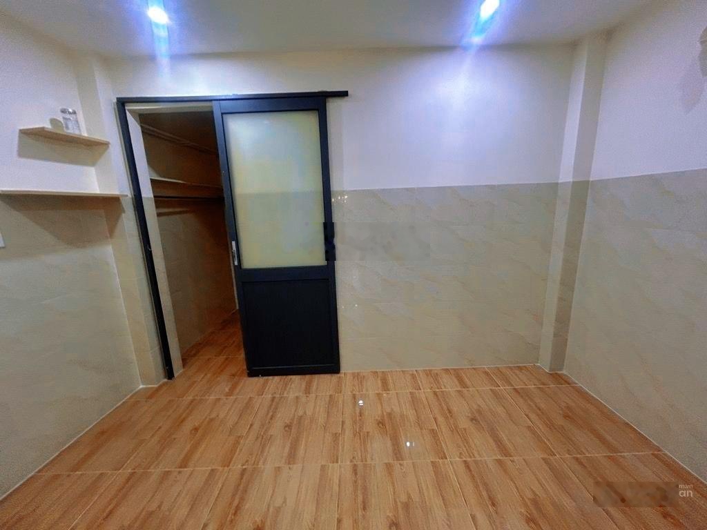 Nhà đẹp nở hậu - 4 tầng BTCT - gần Cầu Hậu Giang - HXH đậu cửa - dưới 6 tỷ