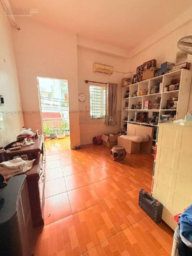 Bán nhà nhỉnh 9 tỷ. hxh 6m. sát mặt tiền đường nguyễn thị thập q7. 4 tầng. dt 65m2 - pháp lí chuẩn