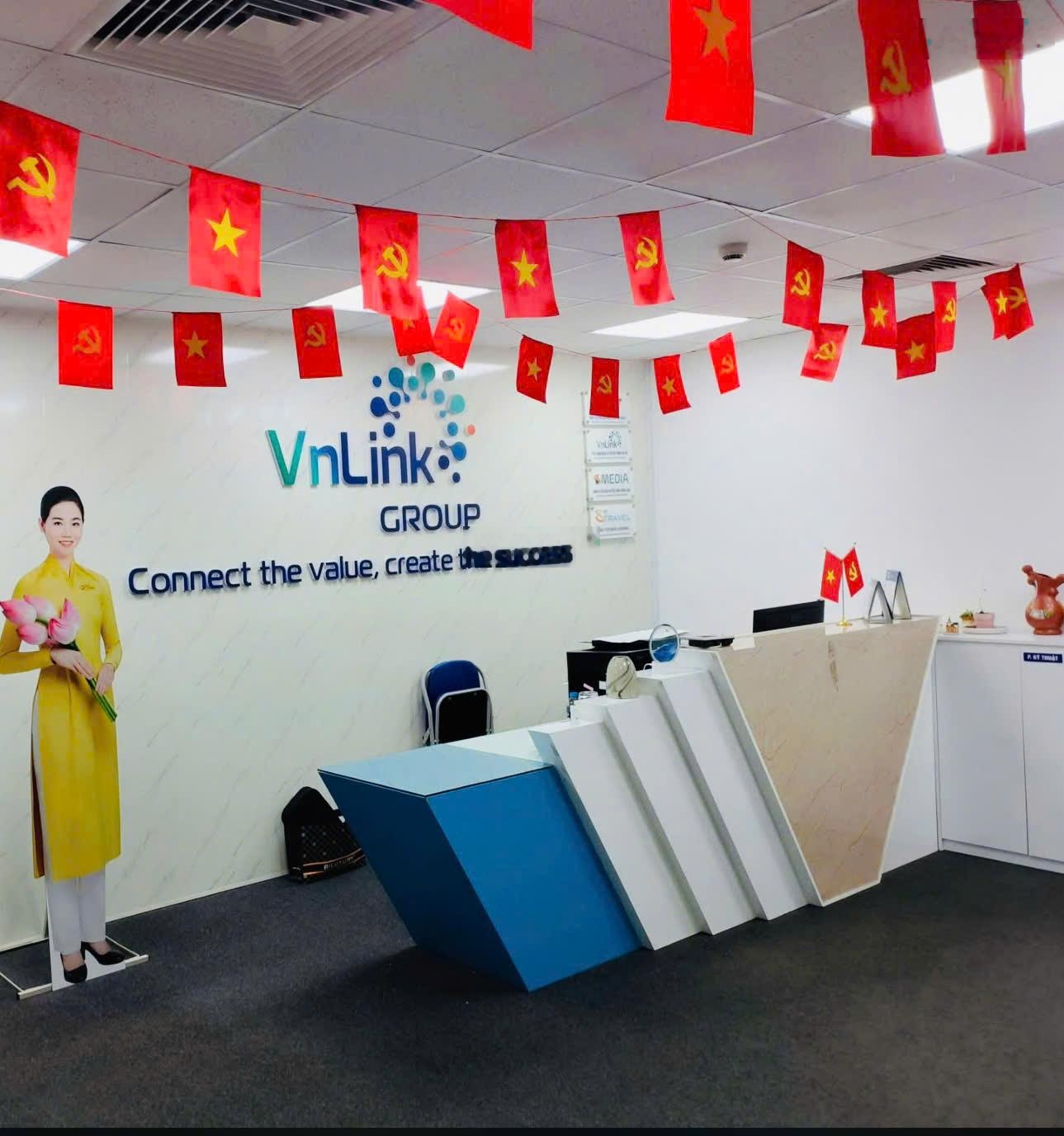 Hiếm | văn phòng 100m ngoại giao đoàn full nội thất, giá đang giảm, nhận ngay