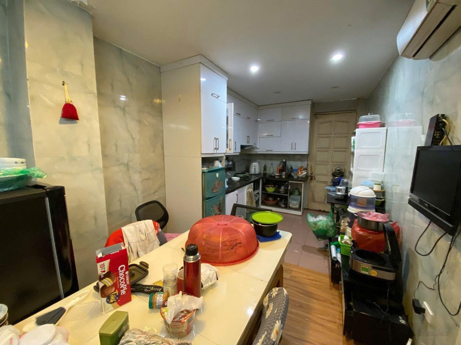 Bán nhà sát phố 2 thoáng cách 5m ô tô tránh 8,8 tỷ 48m2, 3 tầng, MT 3m Hoàng Hoa Thám, Tây Hồ