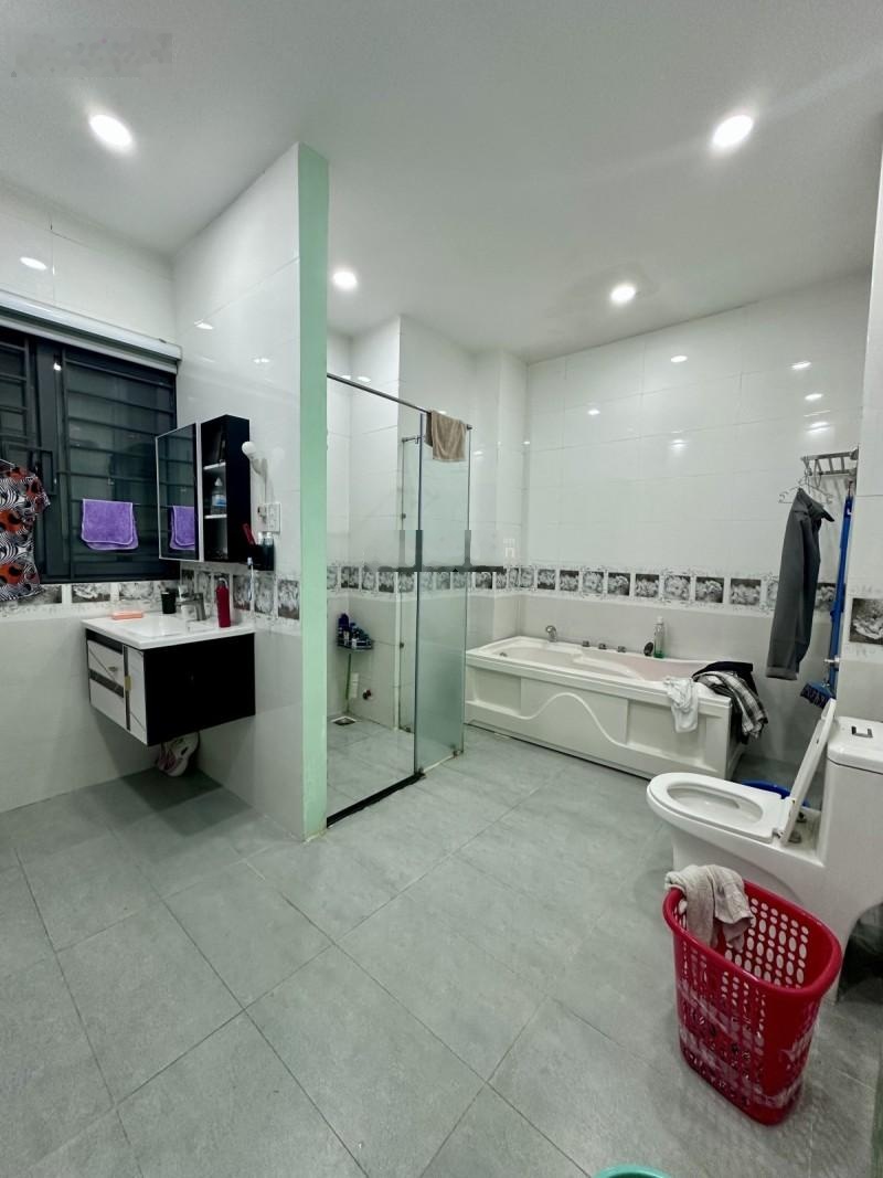 Trần Hưng Đạo Quận 5, hẻm ô tô 5m, 45m2 có thang máy, 5 tầng 9tỷ5