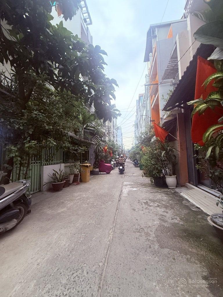 Nhà hẻm ôtô - Lạc Long Quân - gần cv Đầm Sen - Q11 - 2 tầng - hơn 6 tỷ