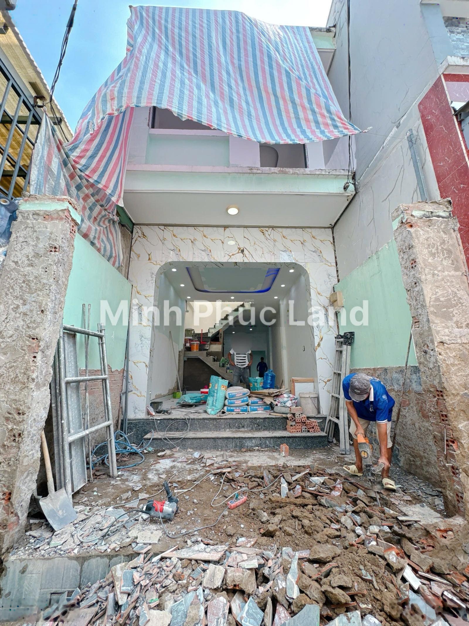 Nhà mới đẹp ở ngay - Huỳnh Tấn Phát - Kế Phú Mỹ Hưng - 4.2m x 18m - 4pn - sổ riêng - full nội thất