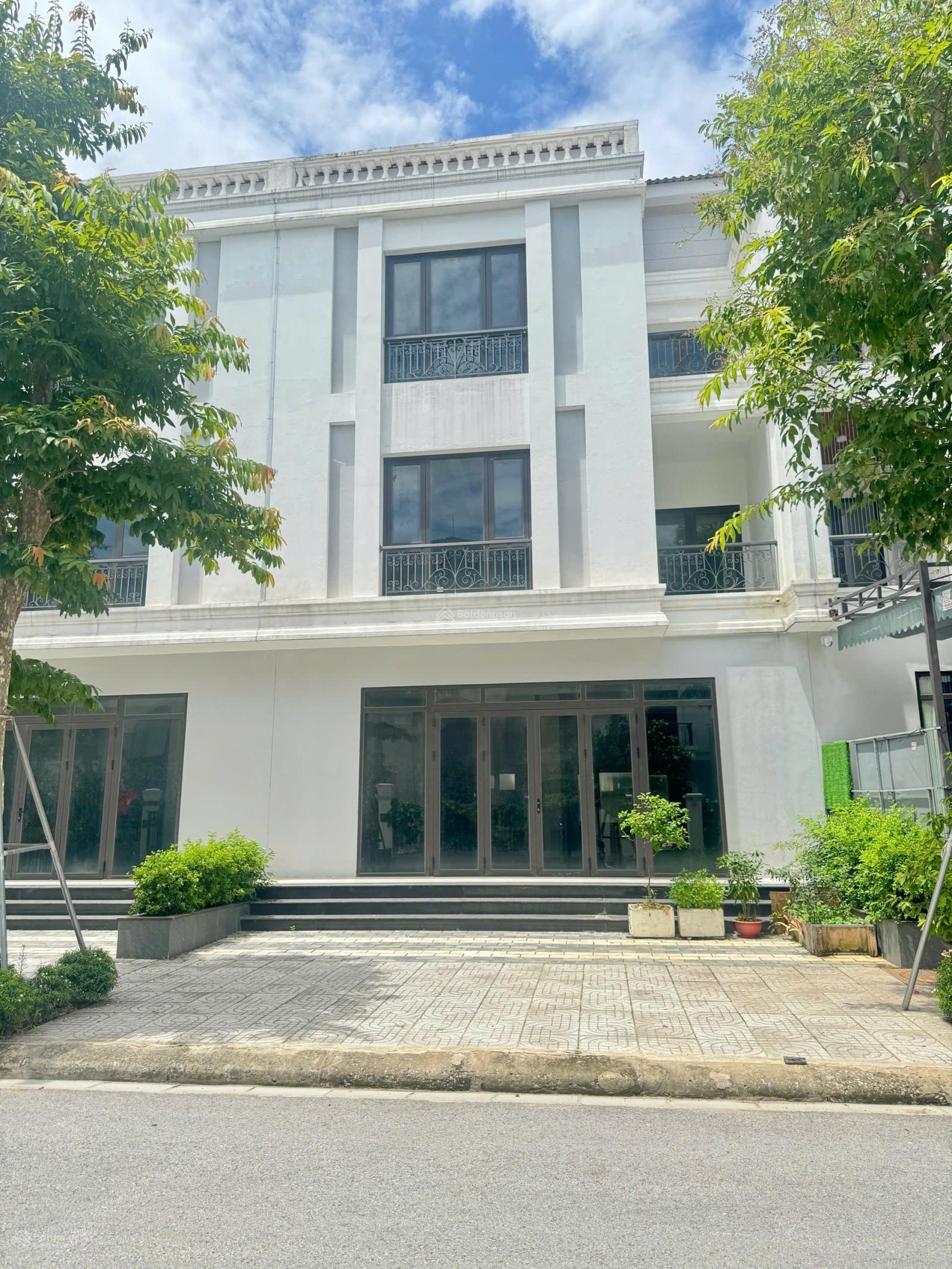 Bán liền kề Vinh Heritage, 140m2, MT: 7m. Đường 18.5m. Hướng Tây. Lh 0916637456