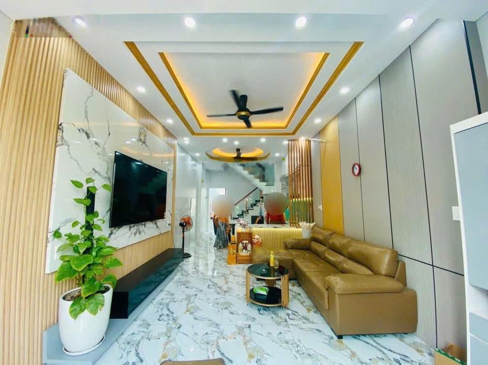 Bán nhà đẹp nguyễn xiển đường xe hơi 6m 3 tầng full nội thất cao cấp đối diện vinhomes grand park