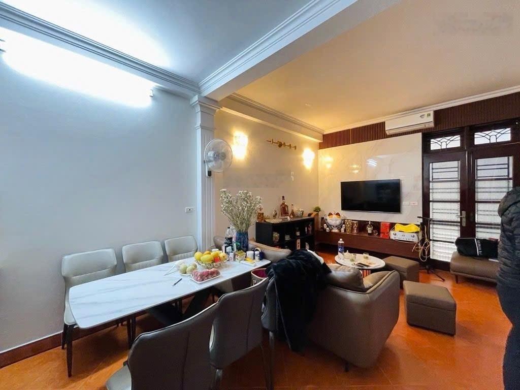 Rất hiếm: Bán nhà Nguyễn Sơn Dân Xây cực đẹp - Xem là kết 45m2x4 tầng gara ô tô - Ngõ thông full NT