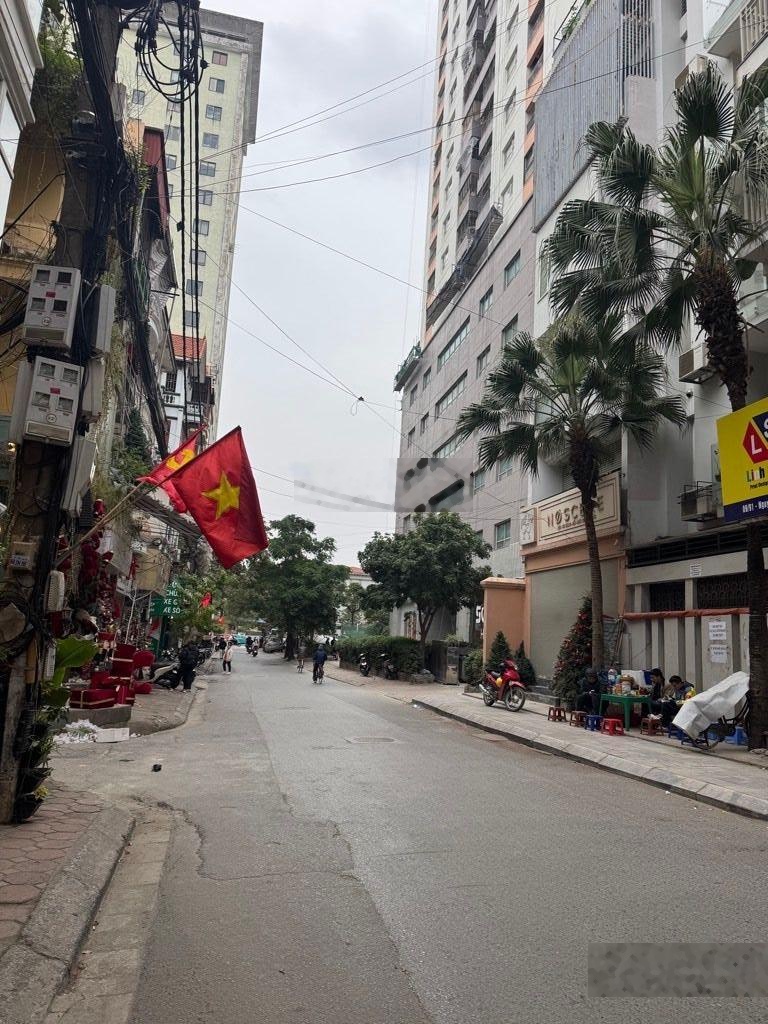 Bán nhà Nguyễn Chí Thanh, 6 tầng Thang máy, phân lô, ô tô tránh, kinh doanh.