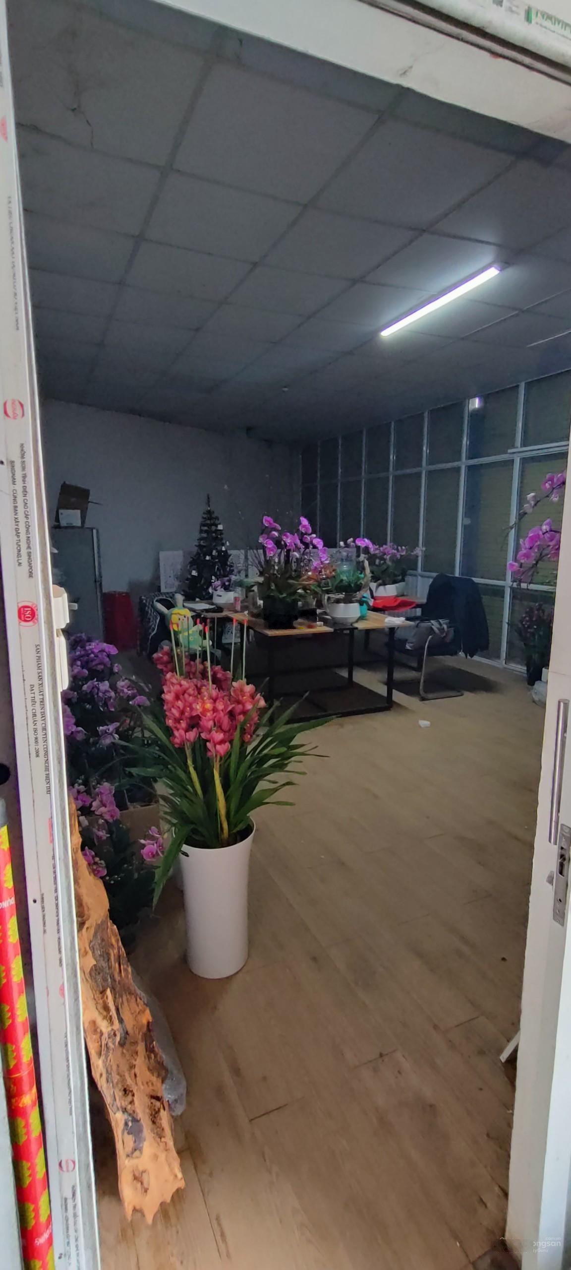 Cho thuê kho xưởng DT 1300m2 mặt đường QL6 - Biên Giang, cầu Mai Lĩnh, điện 3 fa, xuất VAT, xe công