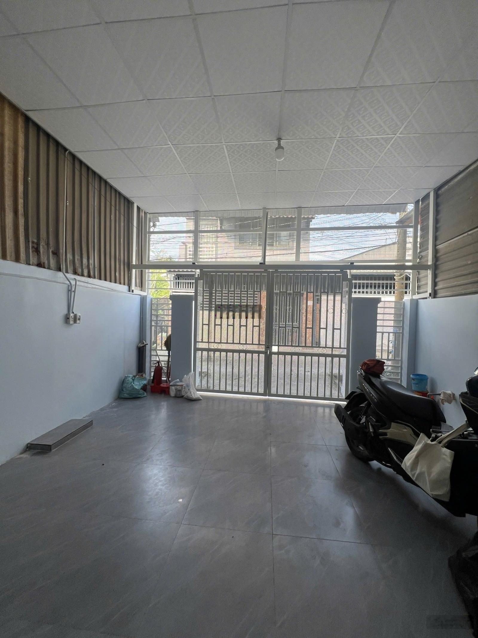 Hẻm xe hơi thông thoáng gần đường chính sổ Hồng trao tay vị trí đẹp