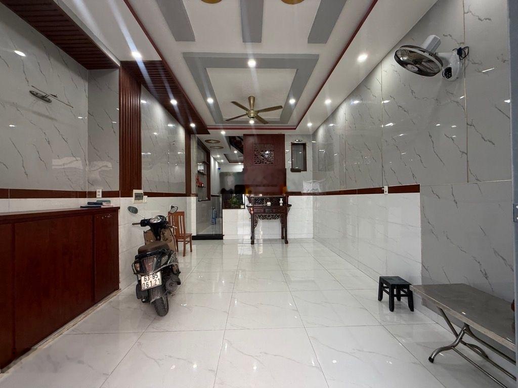 Chỉ 6.3 tỷ có ngay nhà đẹp ngay khu Tên Lửa - hẻm 6m xe hơi ngủ trong nhà 70m2 (4.5x17m) 2 tầng 3PN