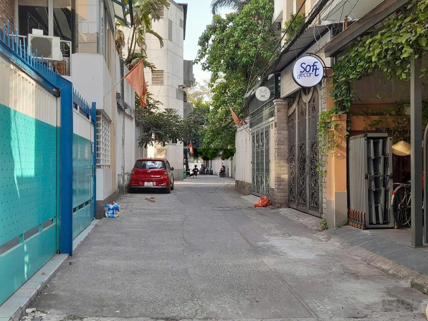 Nhà mới 5 tầng Trần Quốc Hoàn, Sân Bay, 7x22m, 5 tầng, 142m2 giá chỉ 20.8 tỷ, hẻm xe hơi