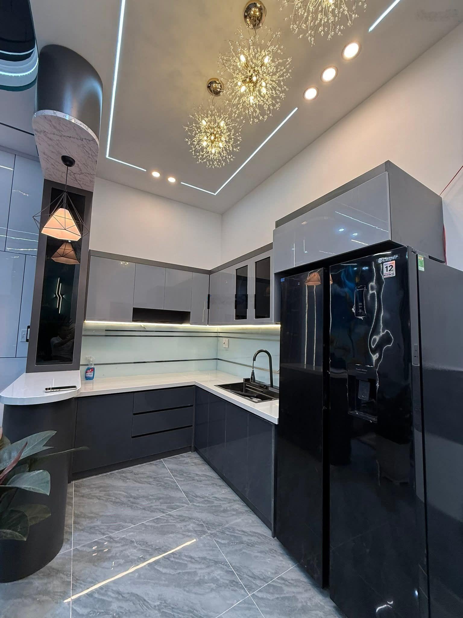 Cần bán nhà bà điểm hóc môn nội thất cao cấp