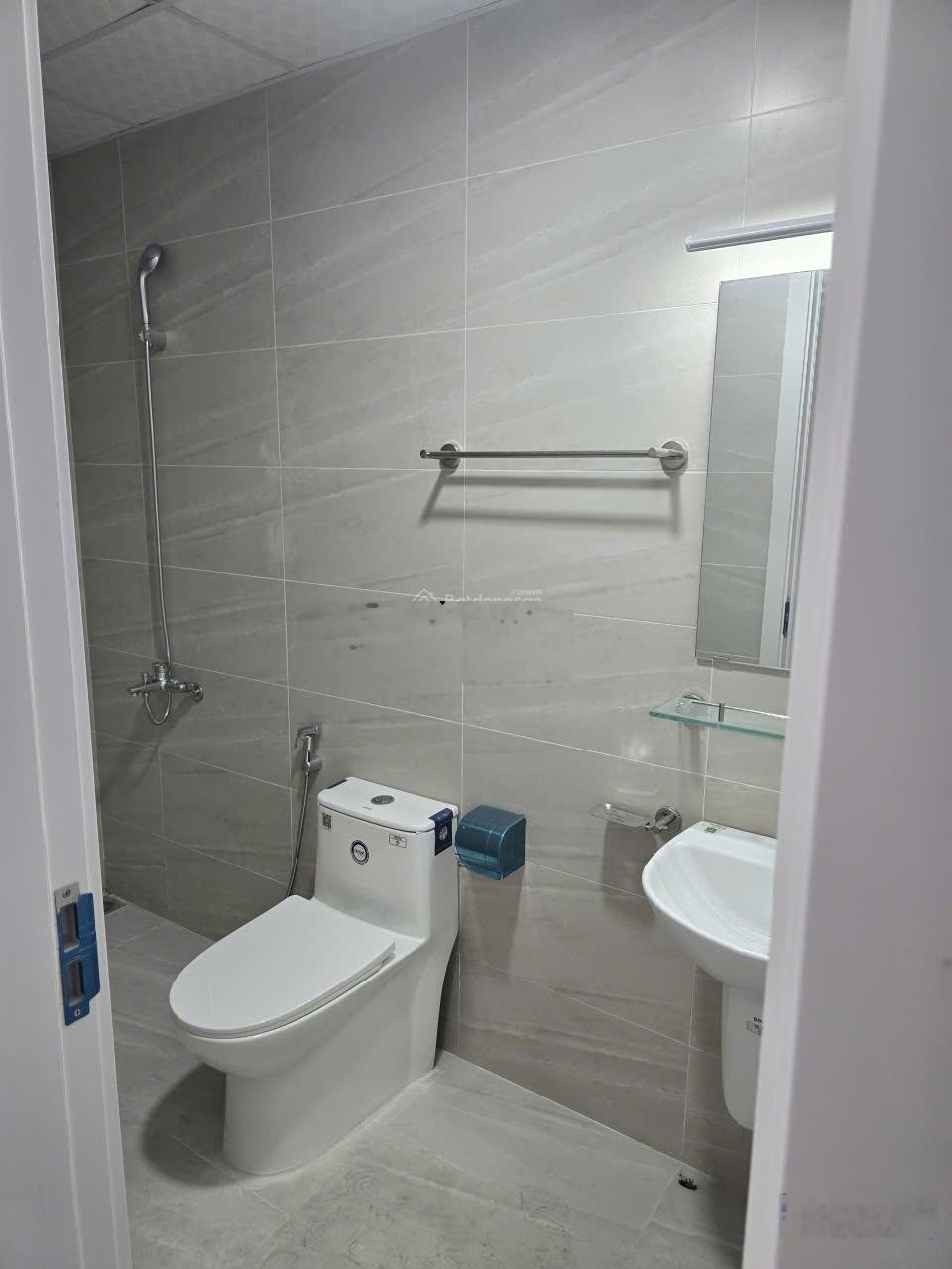 Chính chủ bán căn hộ thương mại 88,3m2 ( 3 phòng ngủ, 2 wc ) đẹp nhất dự án