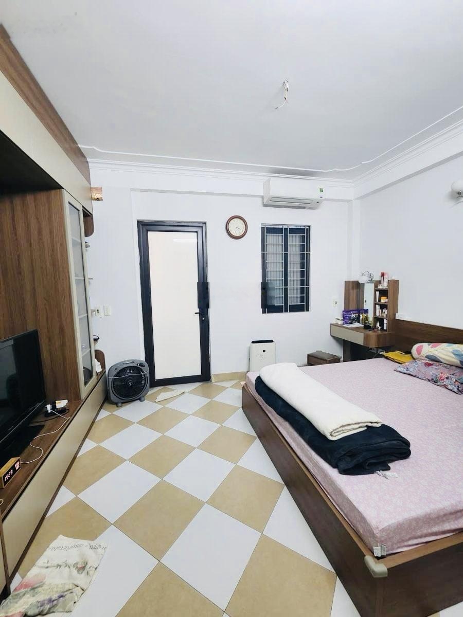 Bán nhà Láng Hạ Đống Đa nhà đẹp ở ngay ngõ nông ôtô đỗ gần 34m2 5 tầng dân xây lô góc 3 thoáng 8.5T