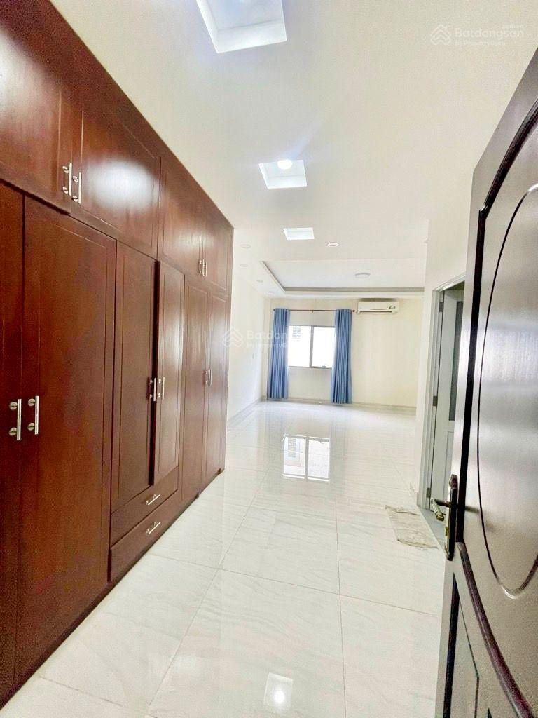 Bán nhà mặt tiền 4 tầng ngang 5m, KDC Phú Lợi, Tặng nội thất,, Hoàn công đủ, Quận 8